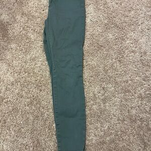 GAP Women's Dark Green Cropped Pants